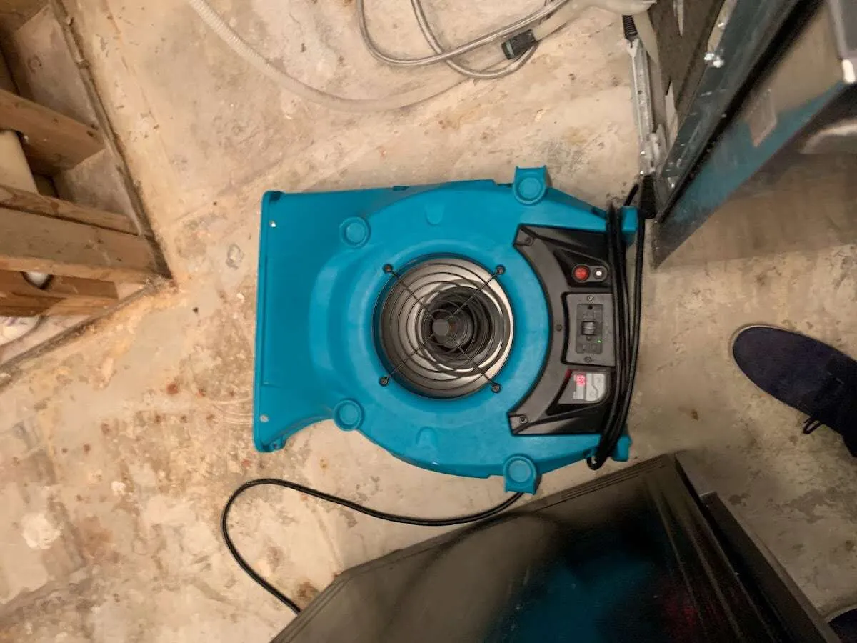Air mover drying equipment for Mold Remediation & Removal in Broken Arrow